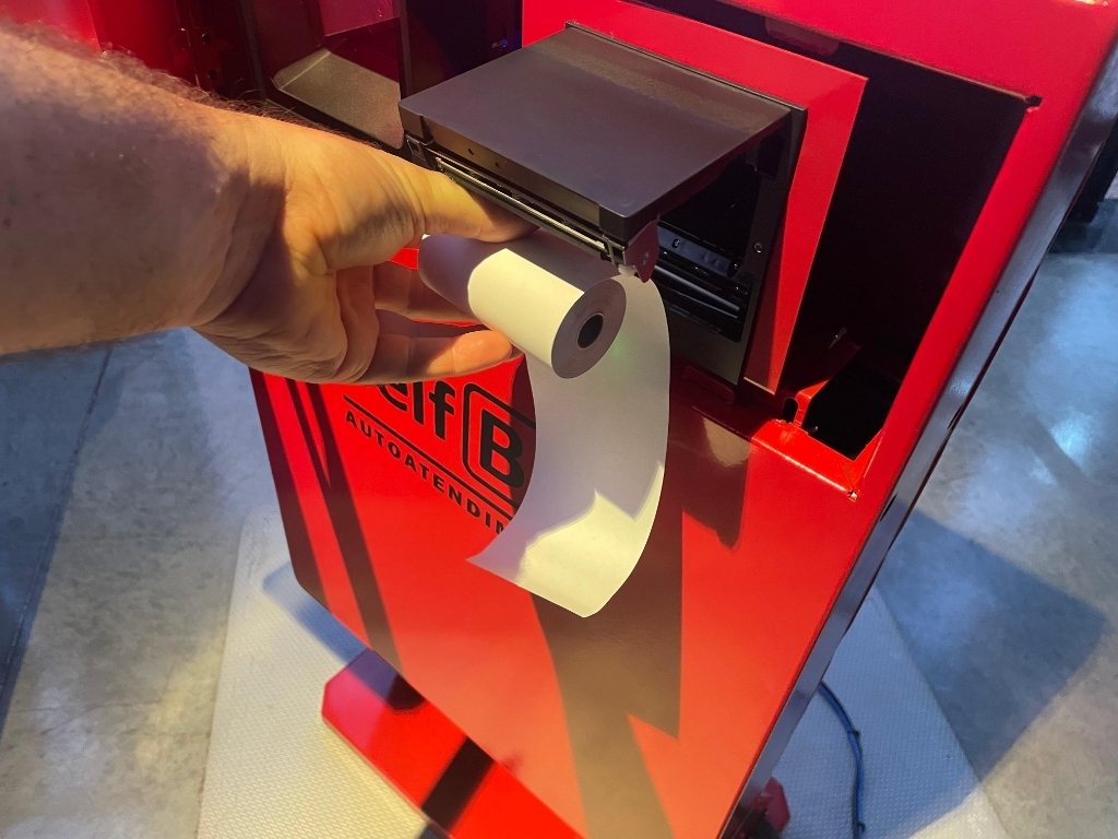 Pintura e Adesivagem Personalizadas conforme encomenda do Cliente