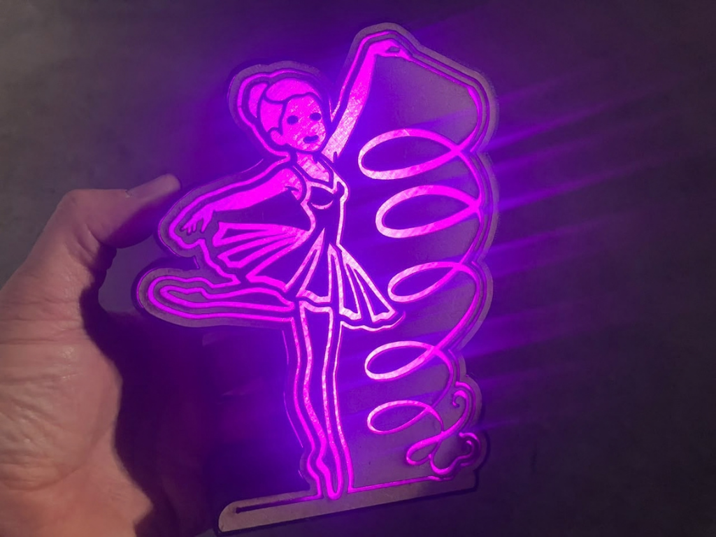 Luminária A Bailarina SelfBR