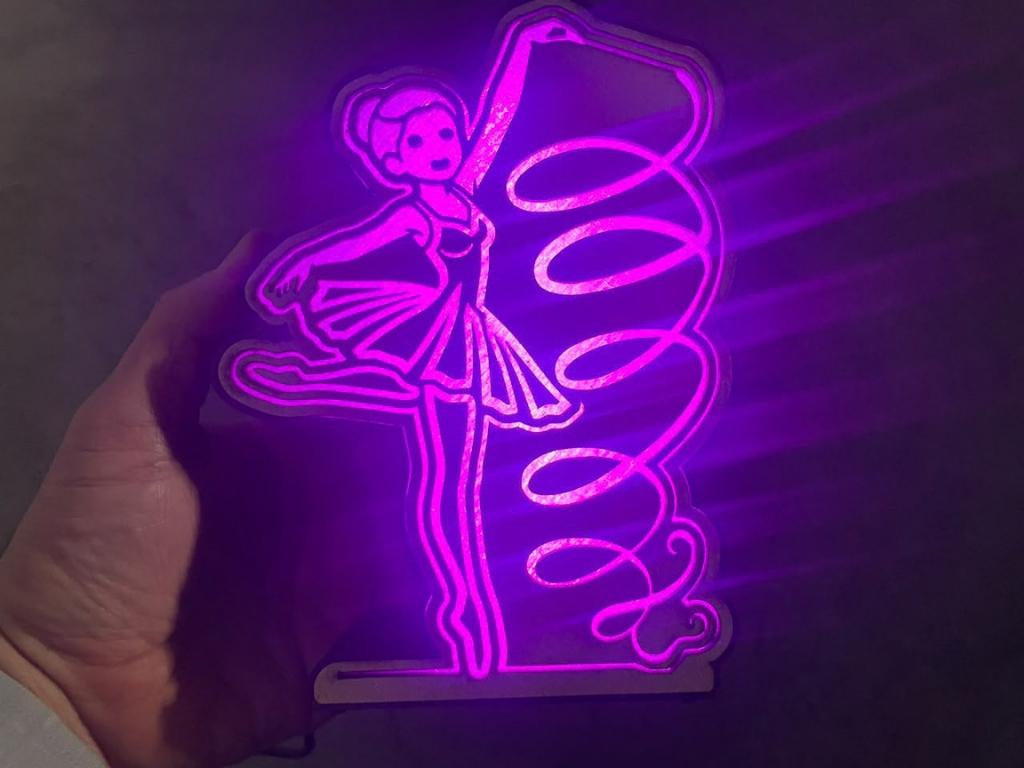 Luminária A Bailarina SelfBR